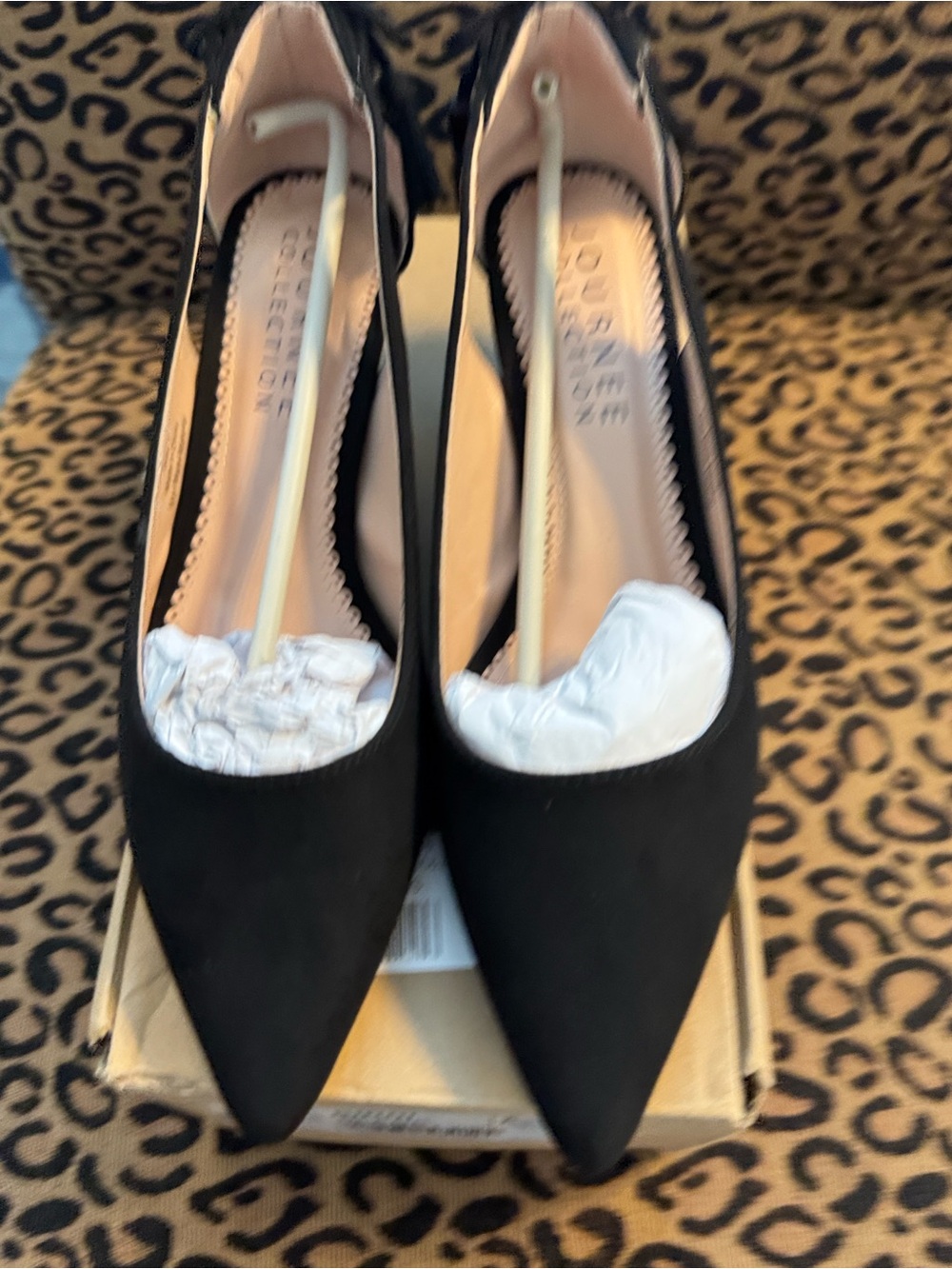 Journee Collection Black Pointed Slingback Kitten Heels with Back Bow- NWBox
